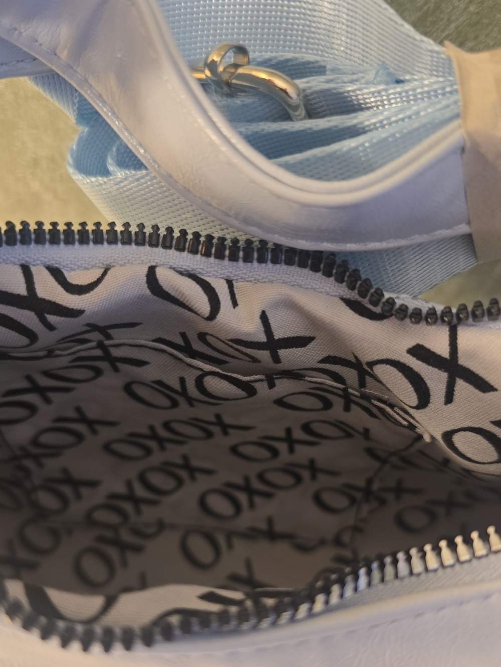XOXO Vegan Leather Quilted Crossbody Bag in Light Blue, Wide Strap Adjust New - Picture 5 of 6